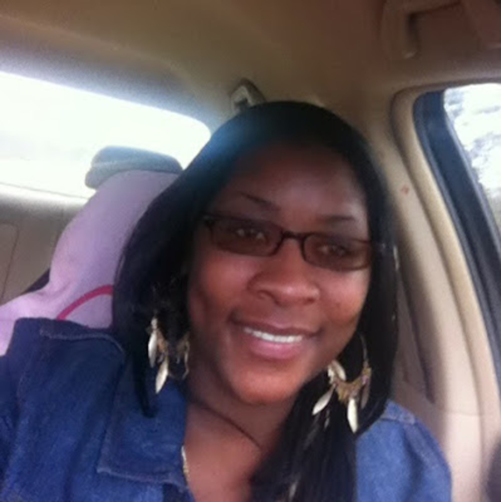 Meet your Posher, Nikia